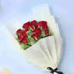Classic red rose bouquet delivery in Ghaziabad