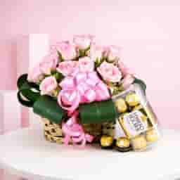 Roses Basket with Chocolate