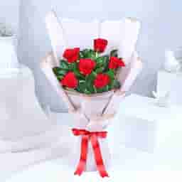 Red rose delivery service in Noida