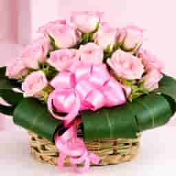 Roses Basket with Chocolate
