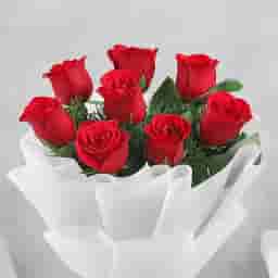 simple red rose bouquet in Mumbai