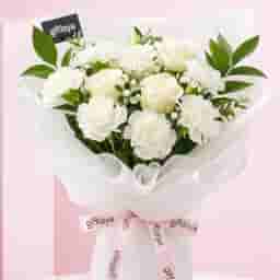 White Carnation Floral Bunch
