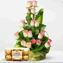 Premium Pink Rose with chocolaty Treat