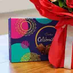 Elegant Roses with Chocolate Gift Pack