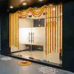 Office Entrance Gate Decoration With Garland