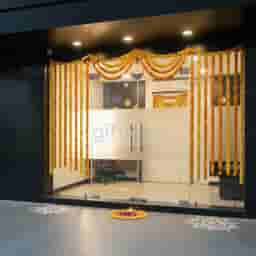 Office Entrance Gate Decoration With Garland