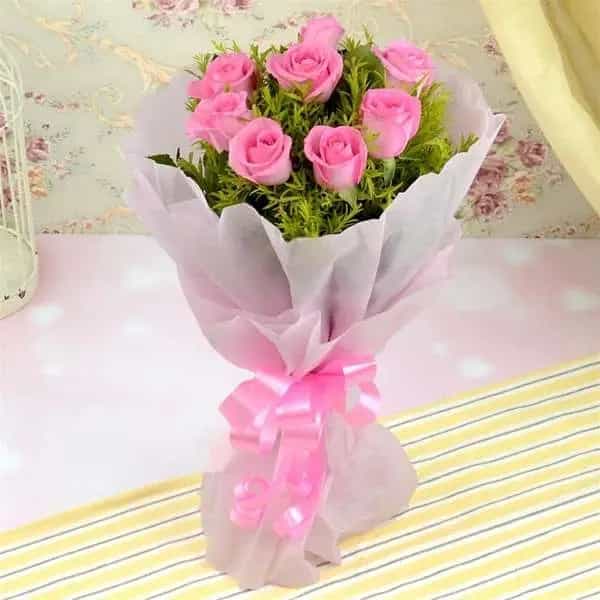 Bunch of 8 Pink Roses