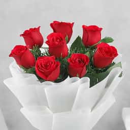 Heartfelt rose bouquet delivery in Vadodara
