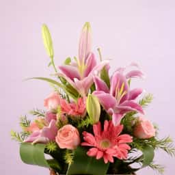 Mixed of Pink Flowers Basket