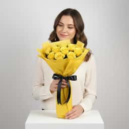 Elegant yellow rose flower bouquet in Mumbai