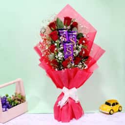 Gorgeous rose bouquet with chocolate delivery in Hyderabad