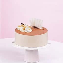 Premium Lily Bouquet with Cake