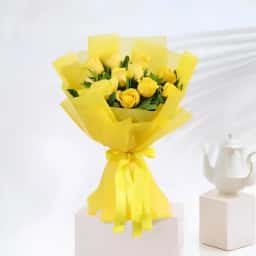 Simple yellow rose bouquet delivery in Vadodara