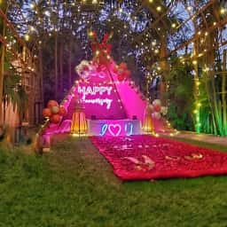 Lavish Love Dinner Experience