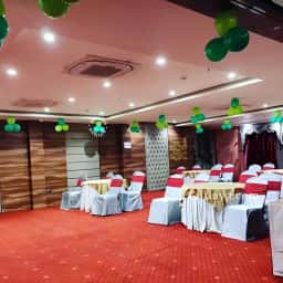 Simple Jungle Theme Stage Setup