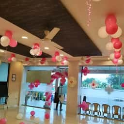 Simple Unicorn Stage Decoration