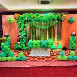 Simple Jungle Theme Stage Setup