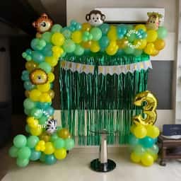 Simple Jungle Theme Decor