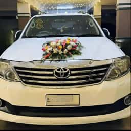 Simple Toyota Wedding Car Decoration