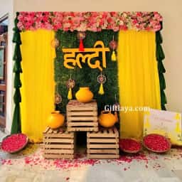 Creative Simple Haldi Decoration