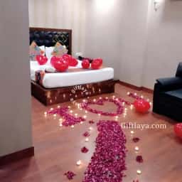 Simple Wedding Night Decoration with Flowers