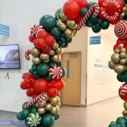 Classic Christmas Gate Decoration