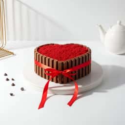 Red Velvet Kitkat Cake