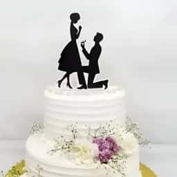 Floral and Pearls Wedding Cake