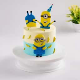 Minion Fondant Cake