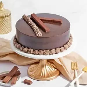Delicious Kitkat Half kg Cake