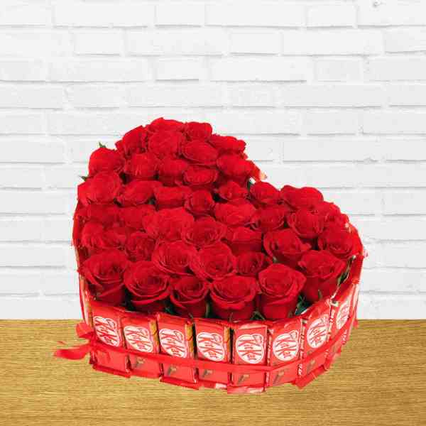 KitKat and Rose Heart Box