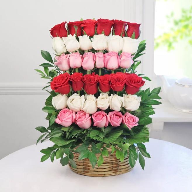 ❤ LOVE, lovely, romantic flowers in box, gift for best friends... loved  ones or... family ❤ cudne, romantyczne kwiat… | Romantic flowers, Best  friend gifts, Flowers