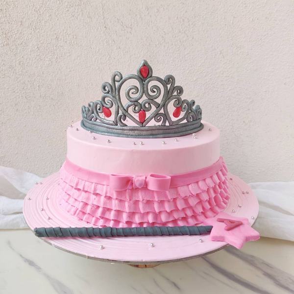 Crown Cake - Special Birthday Cake Ideas
