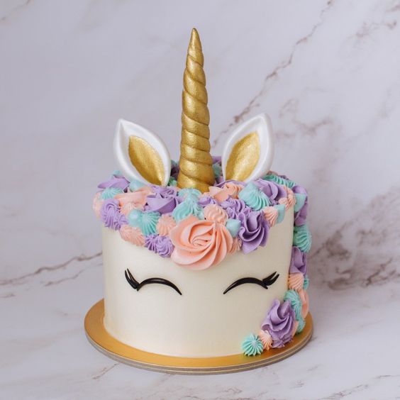 Horn Design Cake