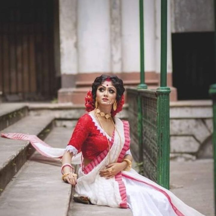 Girl posing in traditional Indian clothes - PixaHive