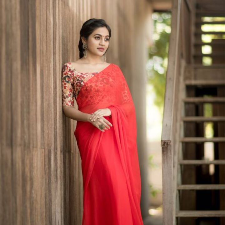 Rashmika Mandanna is a desi girl in a beautiful dual toned pink saree, poses  for Umang 2022 : Bollywood News - Bollywood Hungama