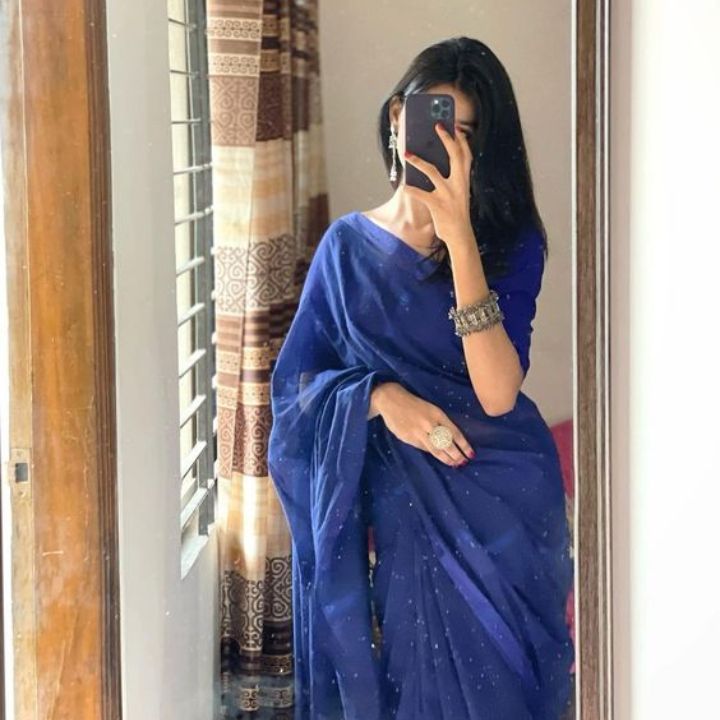 Stylish girl model posing In Saree - PixaHive